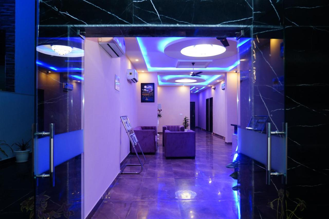 Expomart Inn Большая Нойда Экстерьер фото